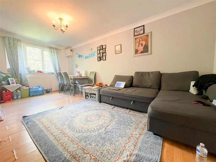 2 Bedroom Flat To Rent In Argent Street, Grays, RM17