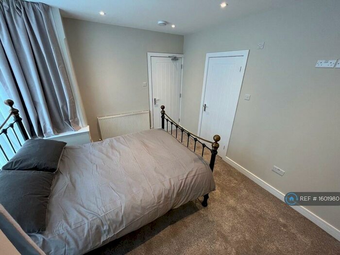 2 Bedroom Flat To Rent In Alexandra Ave, Luton, LU3