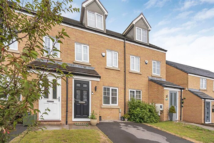3 Bedroom Town House For Sale In Bowden Green Drive, Leigh, Lancashire, WN7