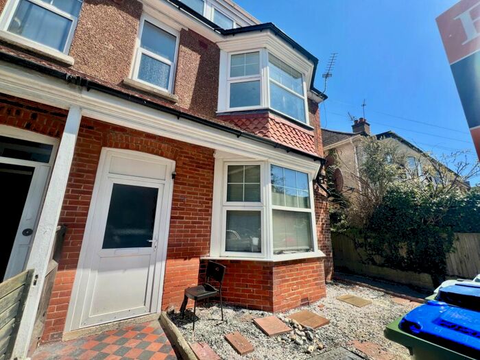 2 Bedroom Flat To Rent In Richmond Avenue, Bognor Regis, PO21