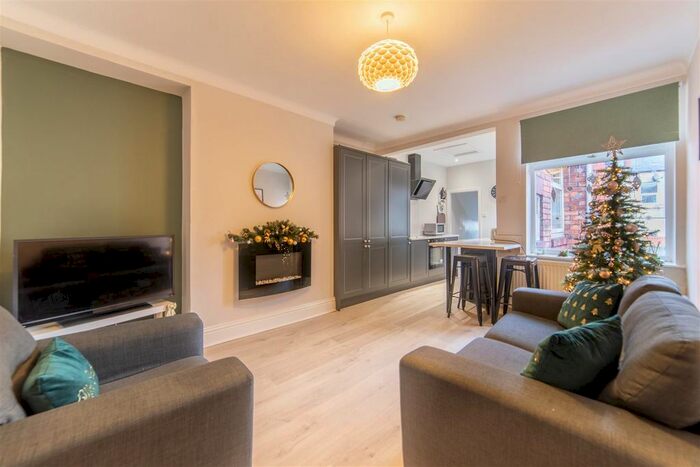 3 Bedroom Flat To Rent In Brandon Grove, Sandyford, Newcastle Upon Tyne, NE2