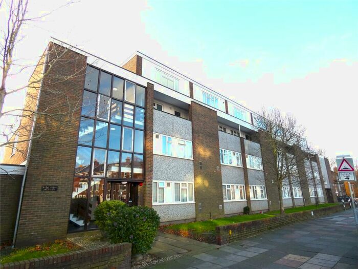 3 Bedroom Apartment To Rent In Elm Grove, Southsea, Hampshire, PO5