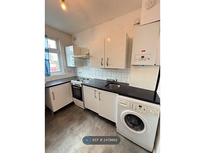 2 Bedroom Semi-Detached House To Rent In Hounslow, Hounslow, TW4