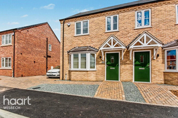 3 Bedroom Semi-Detached House For Sale In Delamore Drive, Leverington, PE13