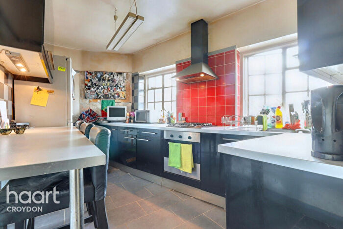 1 Bedroom Flat For Sale In Brighton Road, South Croydon, CR2