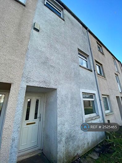 4 Bedroom End Of Terrace House To Rent In Cambusdoon Place, Kilwinning, KA13