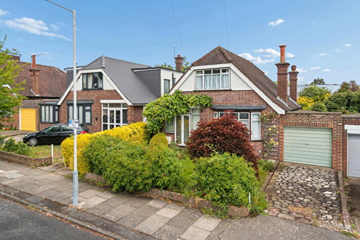 Detached House For Sale In Harlyn Drive, Pinner, HA5