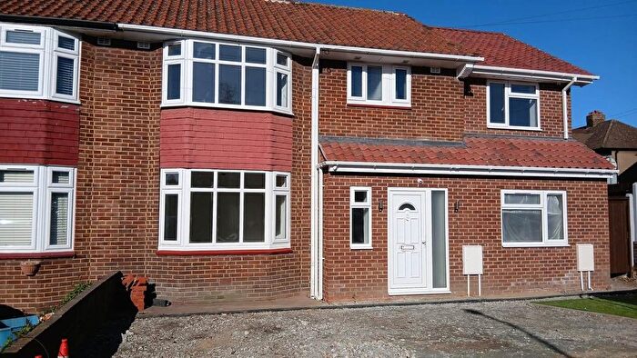 1 Bedroom Flat To Rent In Abercorn Gardens, Romford, RM6
