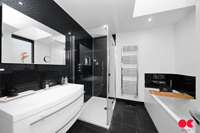 4 Bedroom Detached House For Sale In Balgores Lane, Gidea Park, RM2