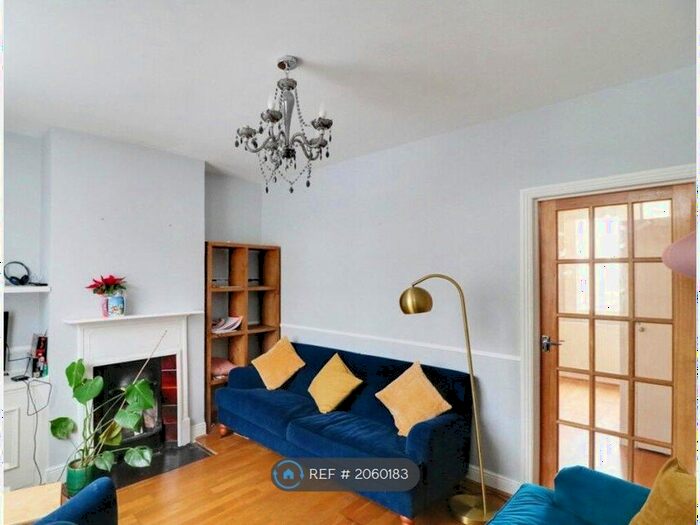 2 Bedroom End Of Terrace House To Rent In Hillside Grove, London, N14