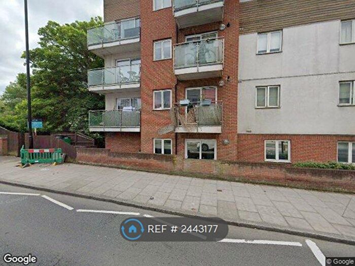 3 Bedroom Flat To Rent In Ashton Court, Croydon, CR0
