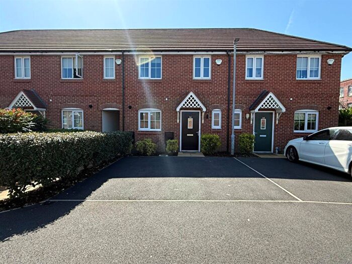 3 Bedroom Terraced House To Rent In Heyfields, Worsley, M28