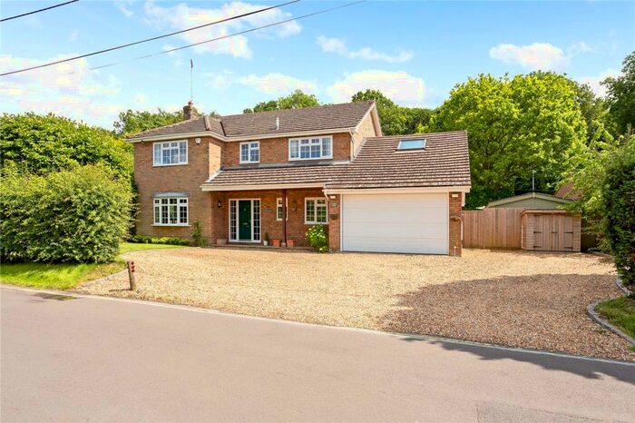4 Bedroom Detached House For Sale In Station Road, Bentley, Farnham, Hampshire, GU10