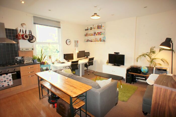 1 Bedroom Flat To Rent In Cheltenham Road, Montpelier, Bristol, BS6