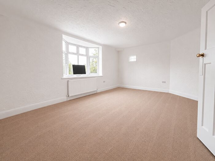 3 Bedroom Maisonette To Rent In Wickham Road, Croydon, CR0
