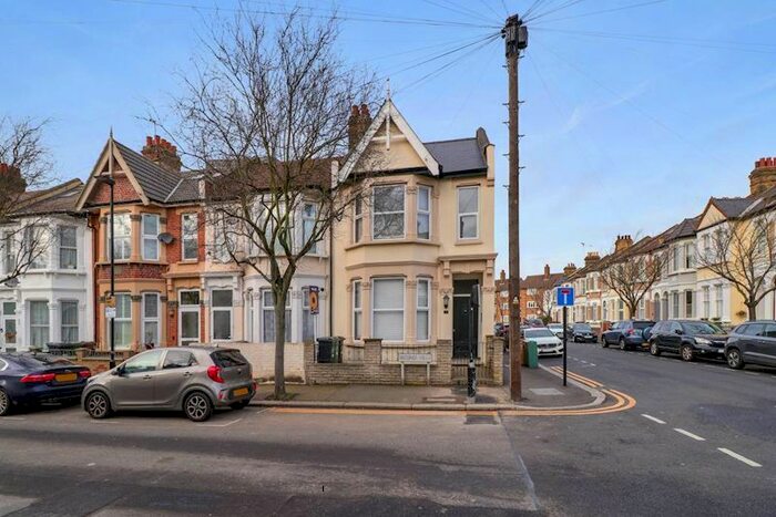 4 Bedroom Terraced House To Rent In Second Avenue, London, E17