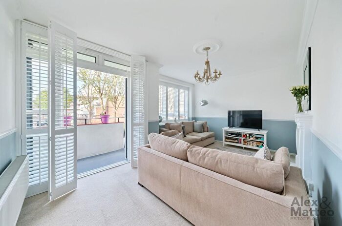 1 Bedroom Flat For Sale In Eveline Lowe Estate, Bermondsey, SE16