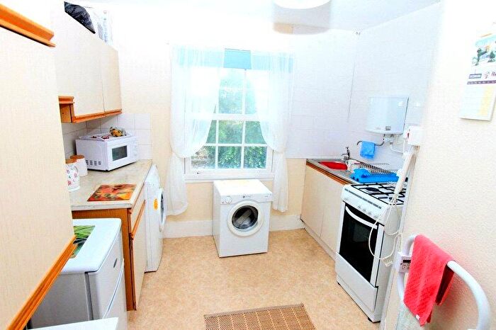 1 Bedroom Apartment To Rent In Osbourne Villas, Hove, East Sussex, BN3