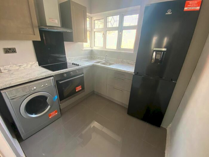 1 Bedroom Maisonette To Rent In Hampden Way, London, N14