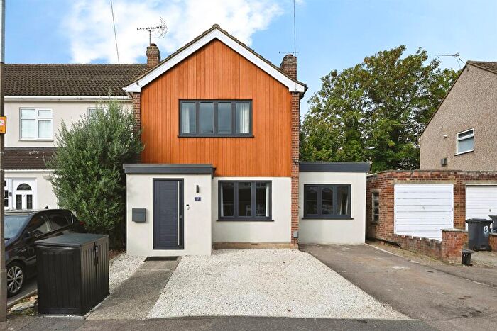 3 Bedroom End Of Terrace House For Sale In Lichfield Way, Broxbourne, EN10