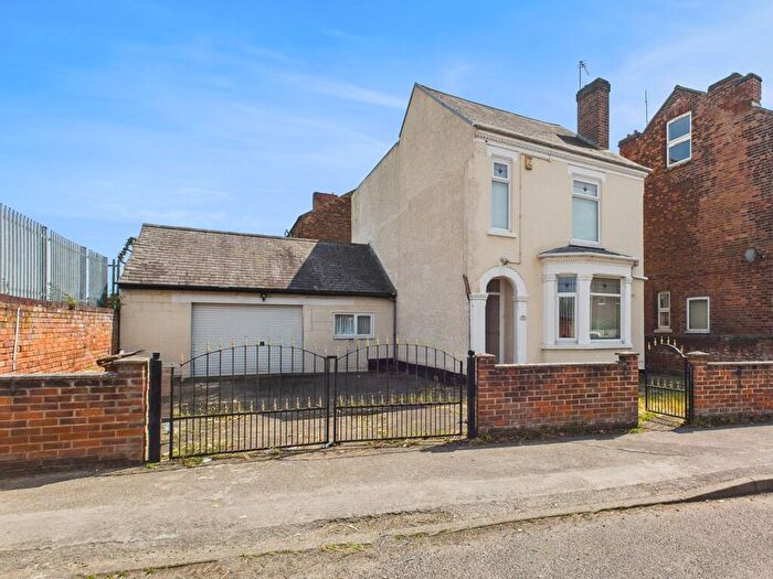 3 Bedroom Detached House For Sale In Regent Street, New Basford, Nottingham, NG7