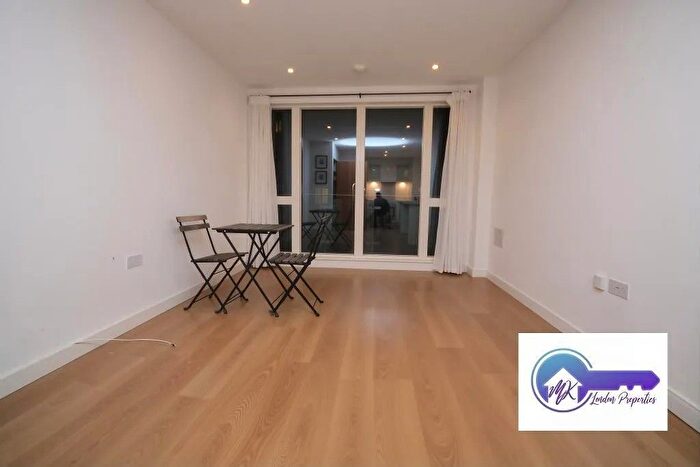1 Bedroom Flat To Rent In Violet Road, London, E3