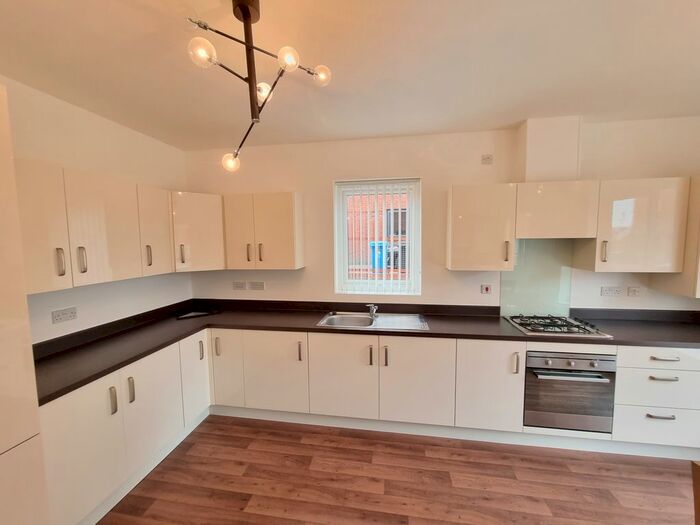 3 Bedroom Semi-Detached House To Rent In Bartlett Road, Sheffield, S5