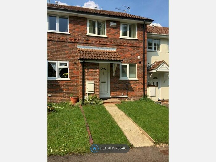 2 Bedroom Terraced House To Rent In Ravenscroft, Hook, RG27