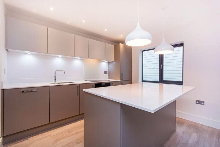 2 Bedroom Flat For Sale In Oval Road, East Croydon, Croydon, CR0