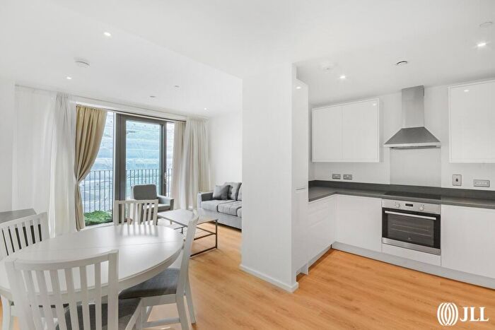 1 Bedroom Apartment To Rent In New Mill Road London, SW11