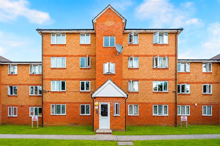 1 Bedroom Flat For Sale In Express Drive, Ilford, IG3