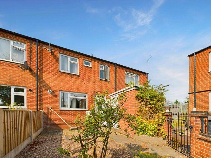 5 Bedroom Town House To Rent In Blake Drive, Loughborough, LE11