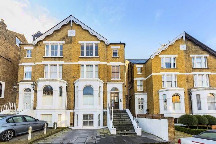 2 Bedroom Flat To Rent In Onslow Road, Richmond, TW10