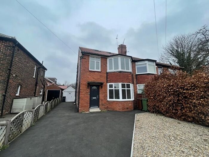 4 Bedroom Semi-Detached House To Rent In Far Moss, Alwoodley, Leeds, LS17