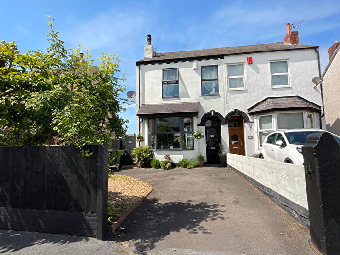 3 Bedroom Semi-Detached House For Sale In Compton Road, Birkdale, Southport, PR8