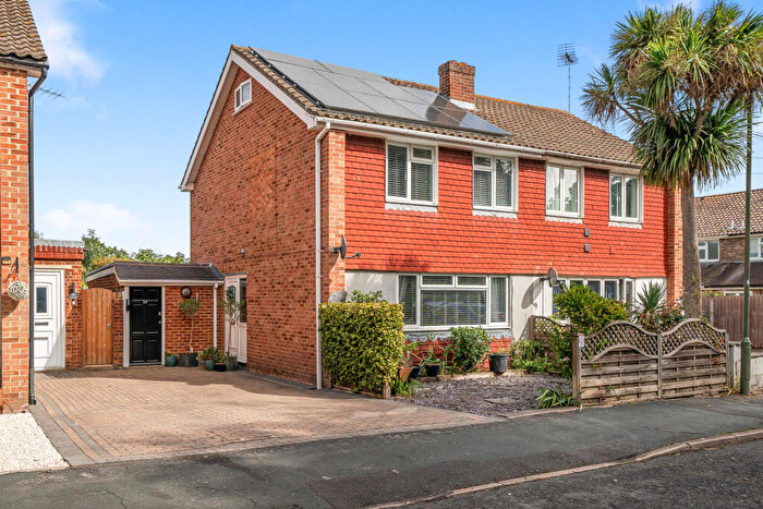 3 Bedroom Semi Detached House For Sale In Sandy Road, Addlestone, KT15