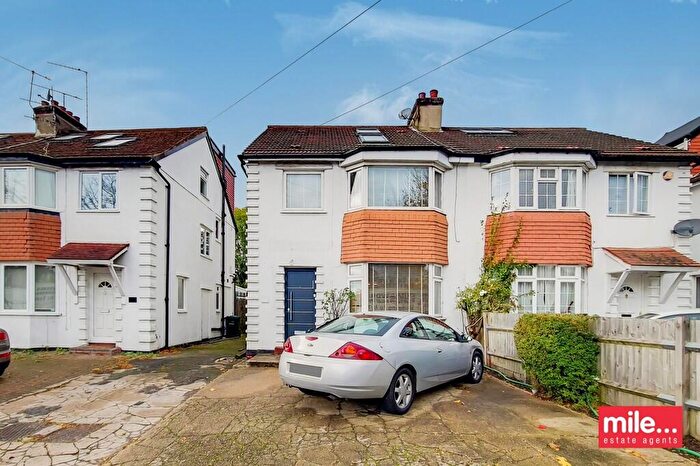 4 Bedroom Semi-Detached House To Rent In Holders Hill Road, London, NW7