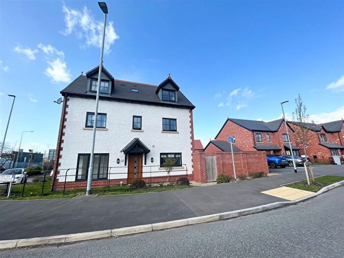 4 Bedroom Property To Rent In Alder Way, Holmes Chapel, Crewe, CW4