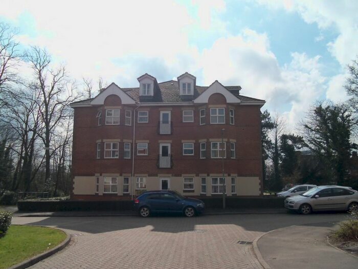 2 Bedroom Flat To Rent In Regent Court, Basingstoke, RG21