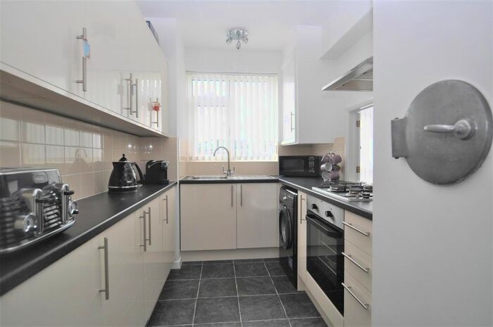 1 Bedroom Flat For Sale In King Edwards Parade, Eastbourne, BN21