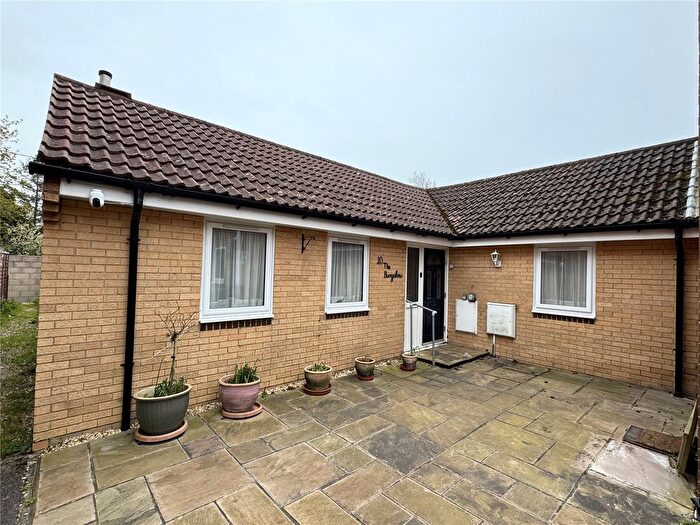 2 Bedroom Bungalow For Sale In Vincent Close, New Milton, Hampshire, BH25