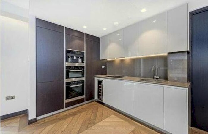 1 Bedroom Flat To Rent In Sandringham House, One Tower Bridge, Earl's Way, London Bridge, London, SE1