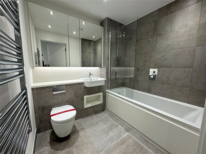 2 Bedroom Flat To Rent In Citrine House, Colindale Garden, London, NW9