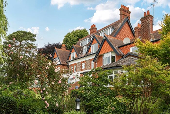 2 Bedroom Flat To Rent In Burcott, OX14