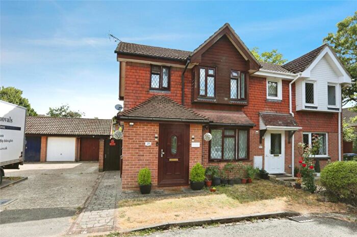 3 Bedroom Semi-Detached House For Sale In The Chantry, Titchfield Common, Hampshire, PO14