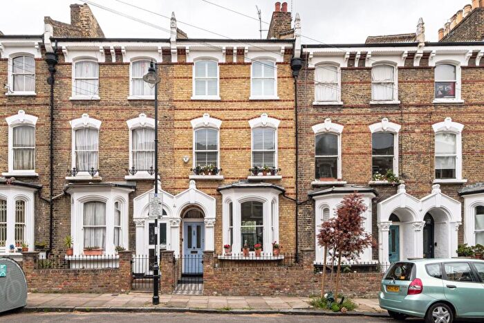 4 Bedroom Terraced House For Sale In Crossley Street, Islington, N7
