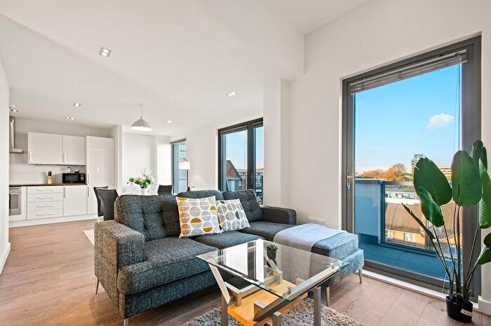 2 Bedroom Flat To Rent In Hoxton, N1