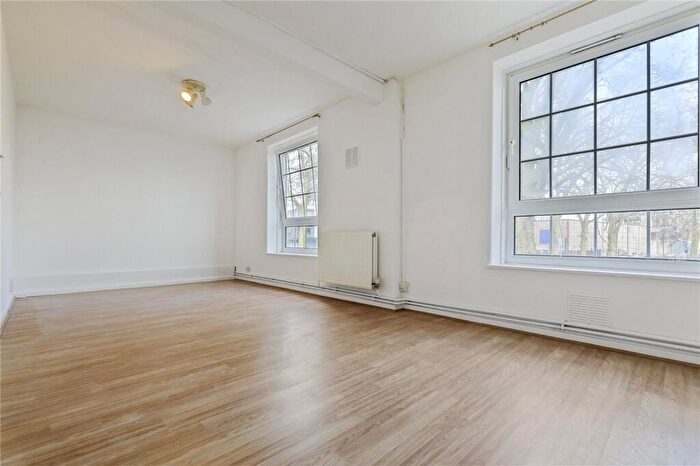 2 Bedroom Flat To Rent In Rowley House, Watergate Street, London, SE8