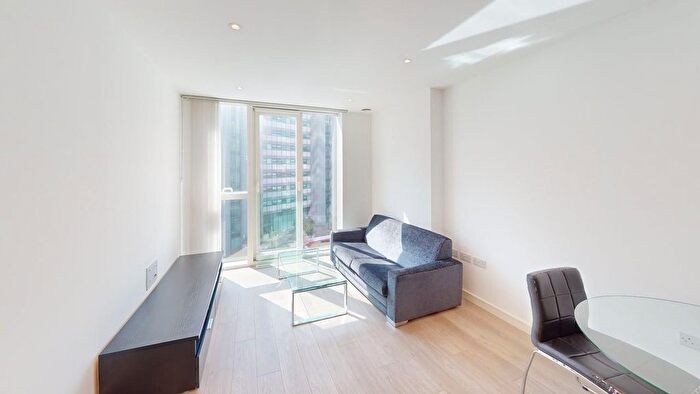 1 Bedroom Flat To Rent In Pinnacle Apartments, Saffron Central Square, Croydon, CR0