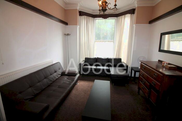 1 Bedroom Flat To Rent In Royal Park Terrace, Leeds, West Yorkshire, LS6